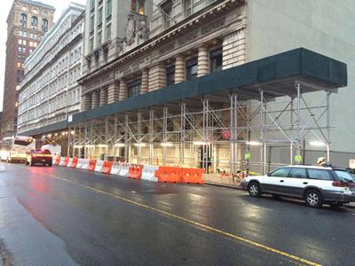 Durchgangsgerüst für Bankgebäude in New York
